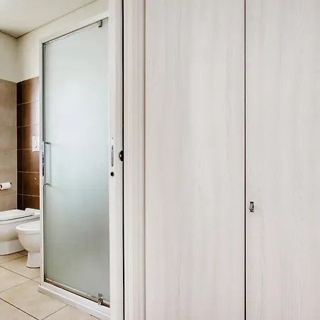 Apartment Giaxtower Gym & Pool Bright Space Milan