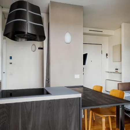 Giaxtower Gym & Pool Bright Space Apartment *