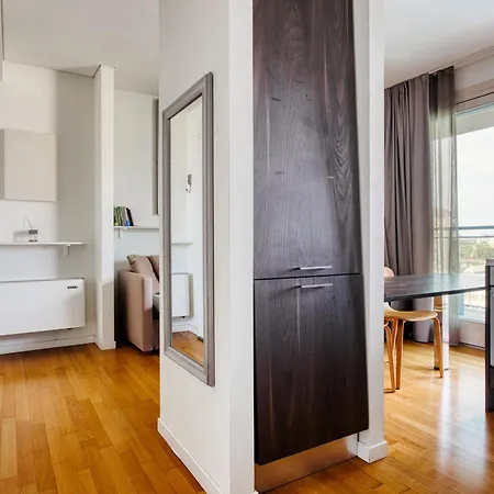 Giaxtower Gym & Pool Bright Space Milan