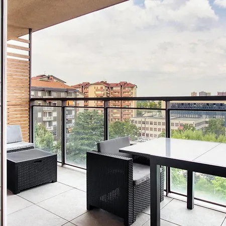 Giaxtower Gym & Pool Bright Space Milan