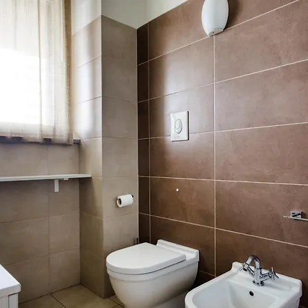 Apartment Giaxtower Gym & Pool Bright Space Milan