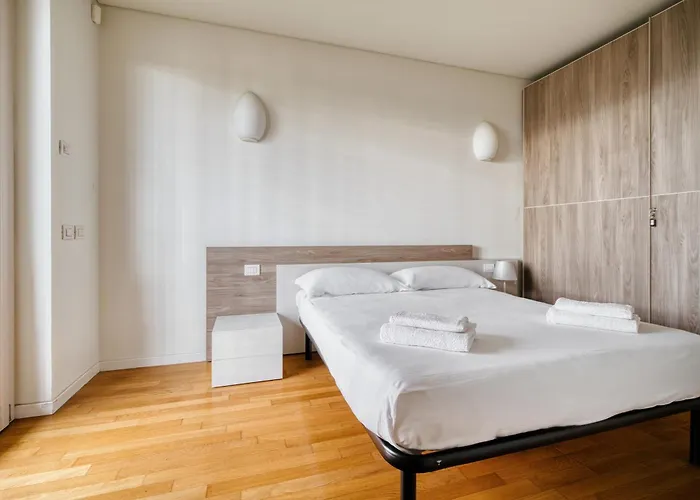 아파트 Giaxtower Gym & Pool Bright Space 6' Piano 밀라노