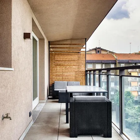 Апартаменты Giaxtower Gym & Pool Bright Space 6' Piano